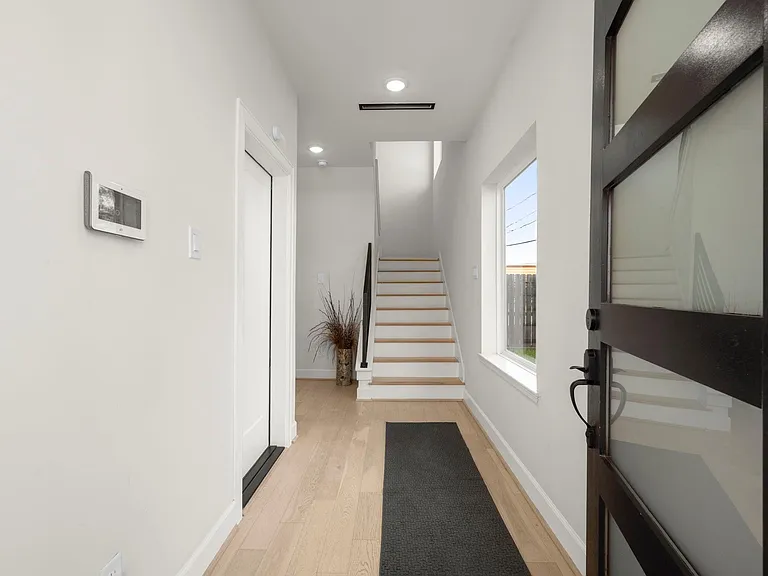 3022 Holman St — Photo 4