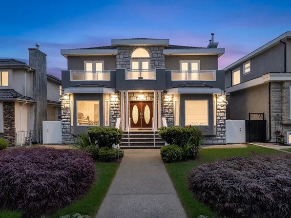 2381 E 40th Ave, Vancouver, BC V5R 2V6