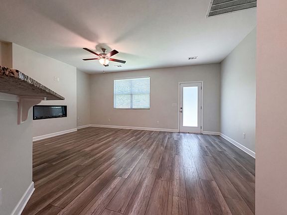 3rd image of 3113 Bromley Way