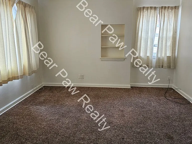 708 W 1st Ave — Photo 23