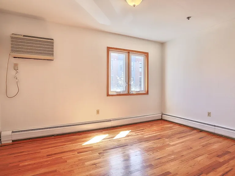 632 Adams St #3 — Photo 13