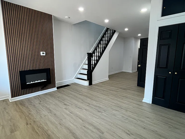 5856 Walton Ave — Photo 6