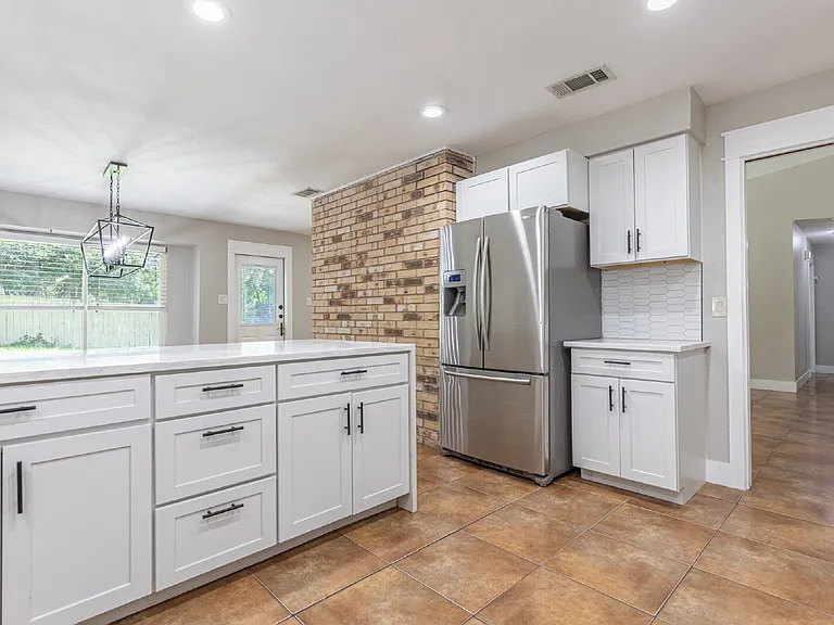 2331 Bluffridge St — Photo 16