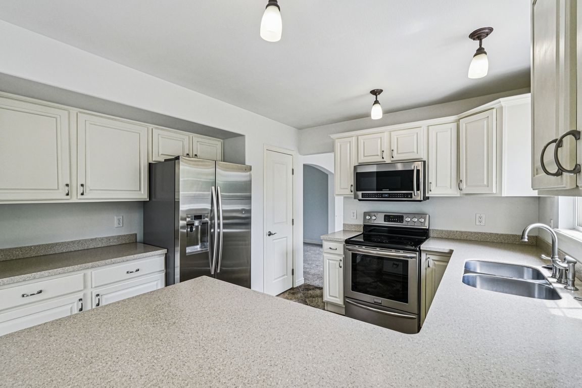 Wimbleton Ct-S2407-012.jpg