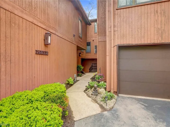 25016 Mill River Rd, Olmsted Falls, OH 44138