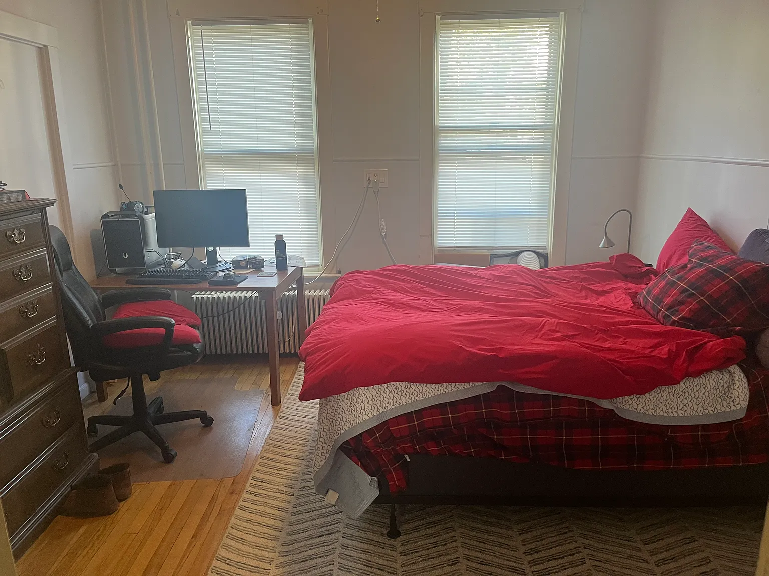 3 bed, $800 — Photo 1