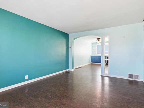 4th image of 4538 Sheffield Ave