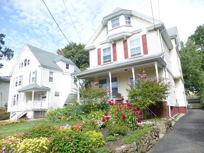 521 Summit Ave