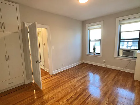 Rented by Brown Harris Stevens | media 25