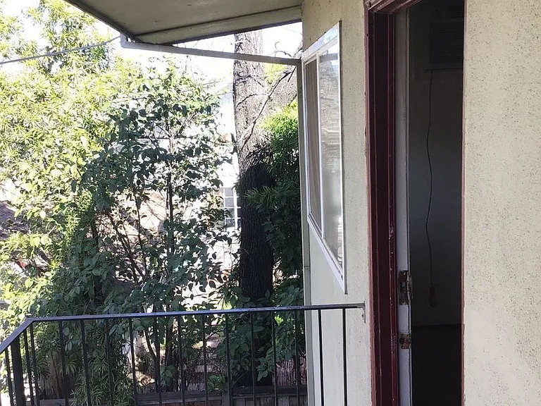 1119 G St — Photo 4