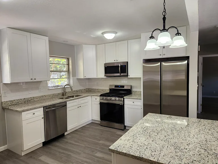 503 W Griffith Ave — Photo 13