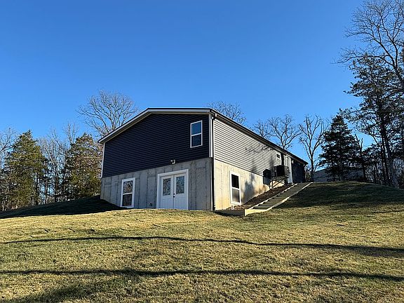 2nd image of 546 Moreland Dr