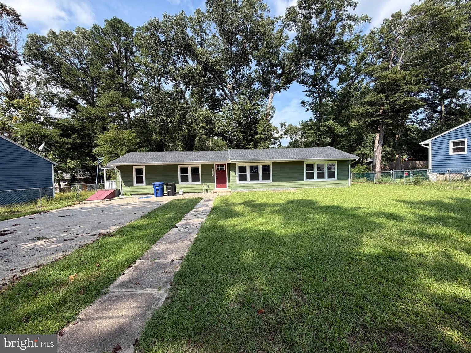 3 bed, 2.0 bath, 1180 sqft, $2,350 — Photo 1