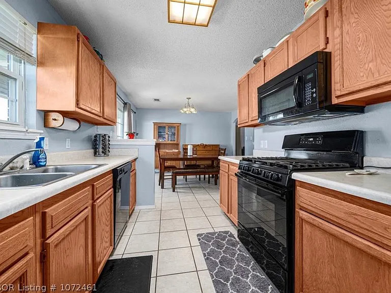 3711 Wellington Ct — Photo 5