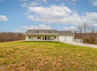 1165 Flynns Cove Rd, Crossville, TN 38572
