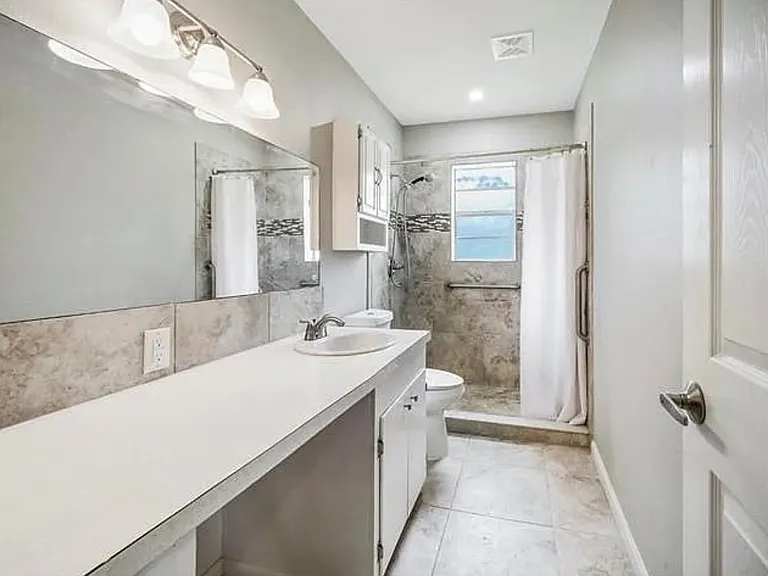 5425 9th Ave — Photo 9