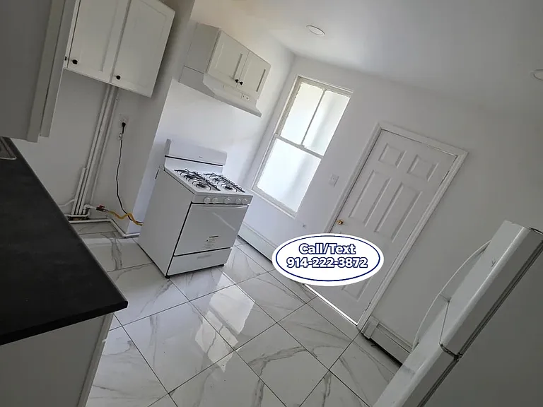 21 Knowles St #2 — Photo 1