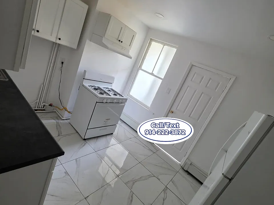21 Knowles St #2
