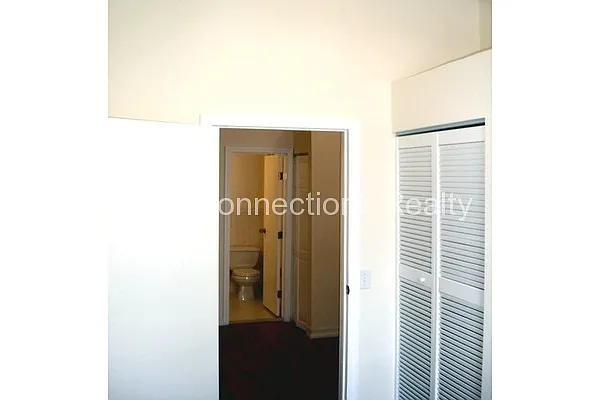 Rented by City Connections Realty | media 27