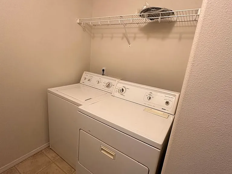 4912 Guemes Ln — Photo 23