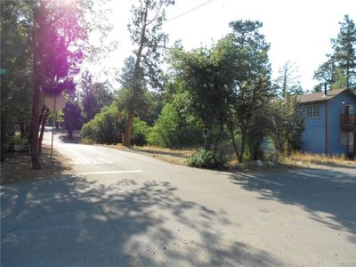 698 Holmes Ln, Sugarloaf, CA, 92386