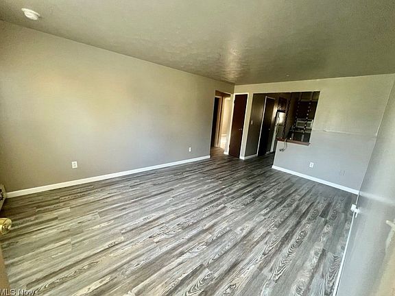 3rd image of 3996 S Schenley Ave #1