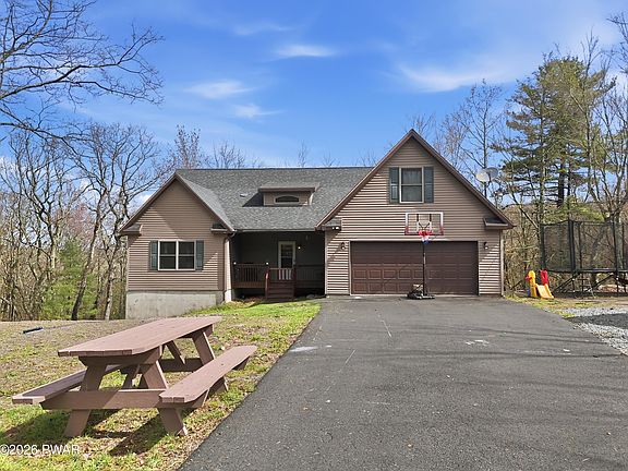 2nd image of 112 Maple Ridge Dr