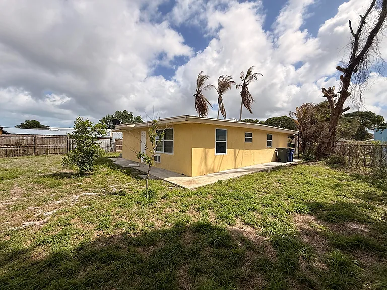 1604 Zephyr Ave — Photo 21