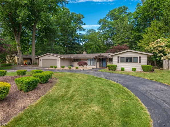 2412 Beechwood Dr, Westlake, OH 44145