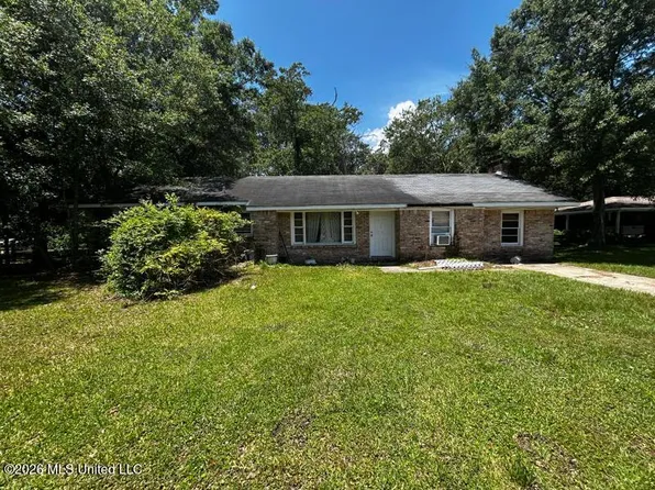 5407 Hyland Dr, Pascagoula, MS 39567