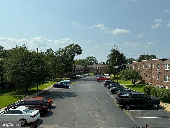 3rd image of 100 Park Blvd APT 20C