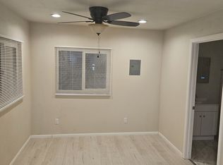 592 W Paisley Ave, Hemet, CA 92543