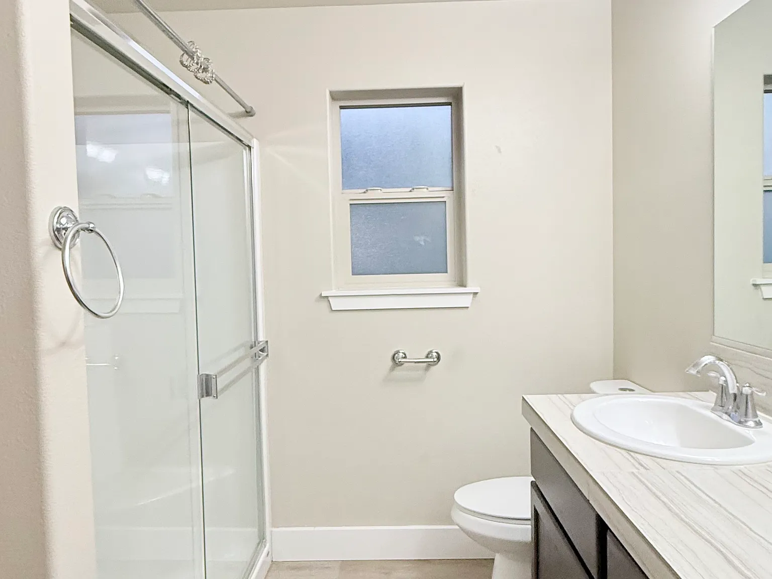 3 bed, 1618 sqft, $2,300 — Photo 4