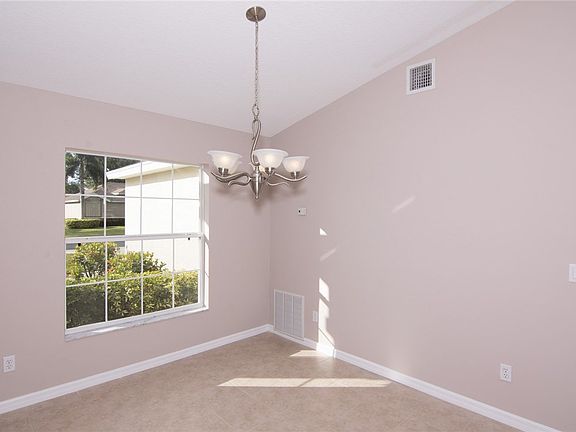 4th image of 1800 Finch Ln
