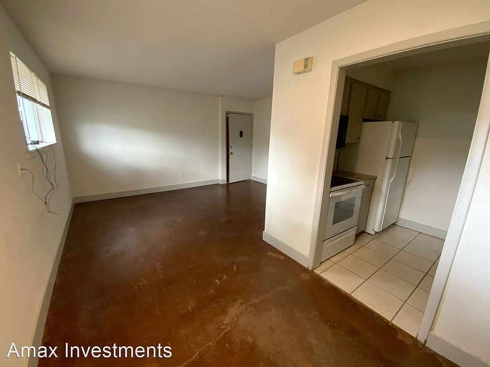 1st image of 107 W Broadway #25