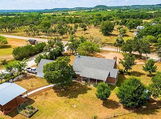 2211 W Live Oak St, Fredericksburg, TX 78624