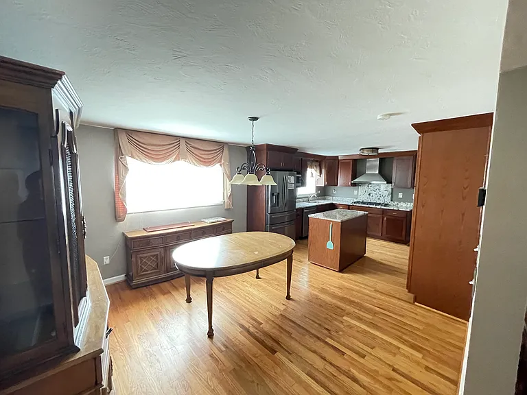 1122 Berkshire Ave — Photo 4