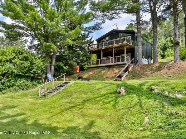 8741 Ny-23a, Hunter, NY 12442