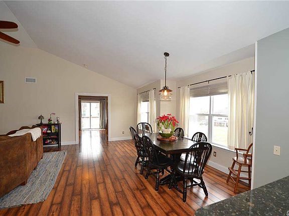 3rd image of 3202 Willow Pond Dr