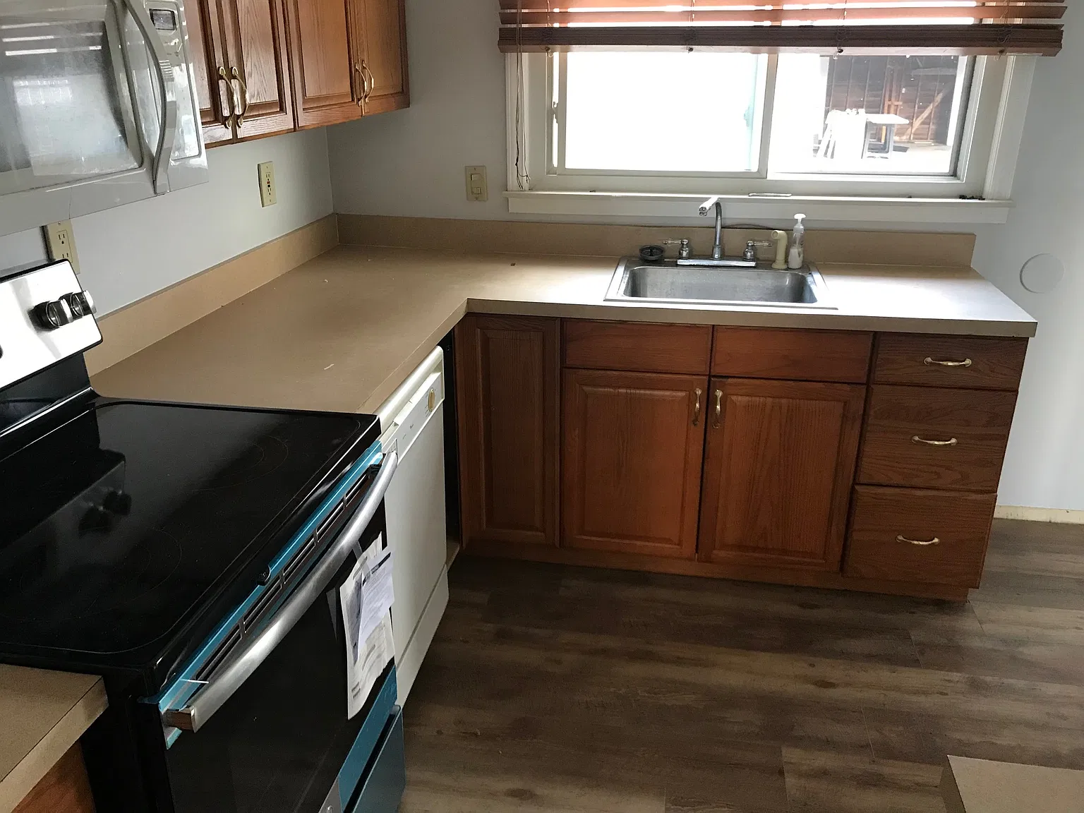 Tamarack Dr, Flat Rock — Photo 3