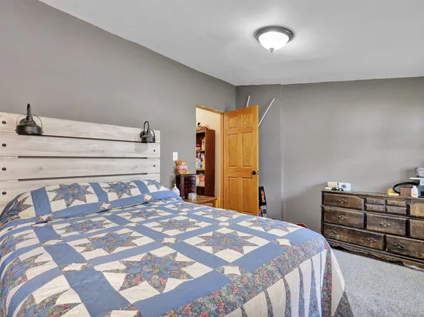 204 E Adams St, Ionia, MI 48846