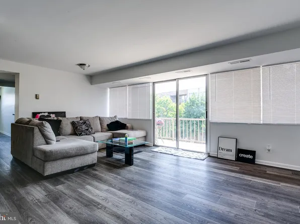 5831 Quantrell Ave APT 204, Alexandria, VA 22312