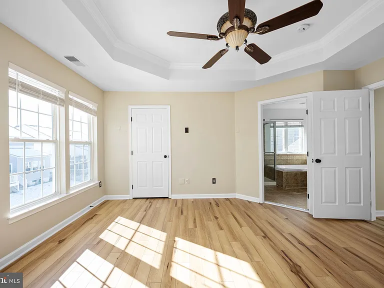 9320 Birch Cliff Dr — Photo 42