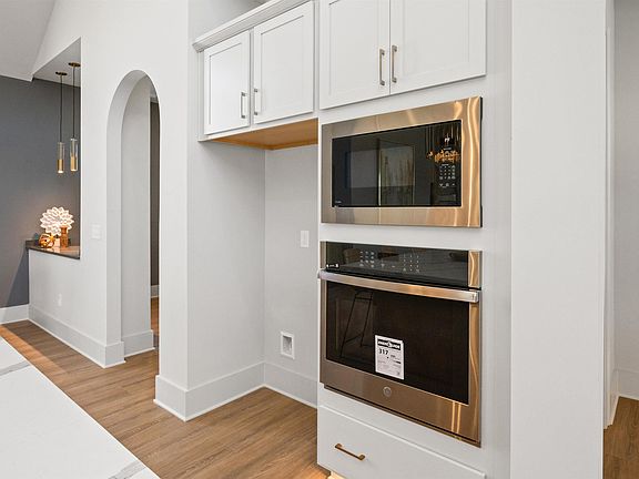5th image of 2045 Gables Dr