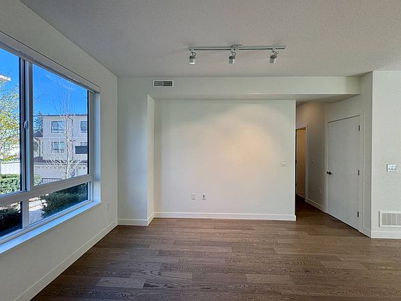 5th image of 10233 River Dr #27