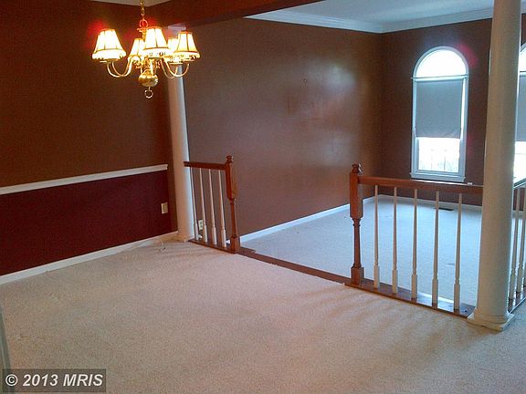 3rd image of 5807 Deer Lake Ln