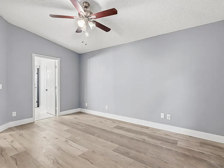 1717 SW Burlington St — Photo 17