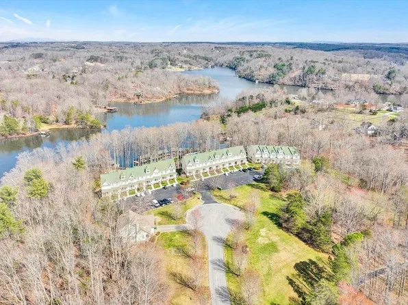 231 Mountain Cove Dr #A-2, Hardy, VA 24101