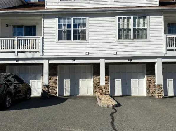 64 Whisper Way, Roxbury Twp., NJ 07852