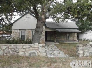 107 N Walnut St, Lampasas, TX 76550